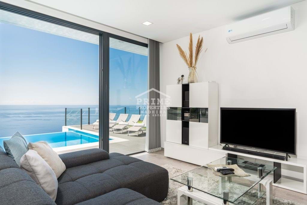 3 bed Villa in Arco da Calheta, Calheta, Madeira