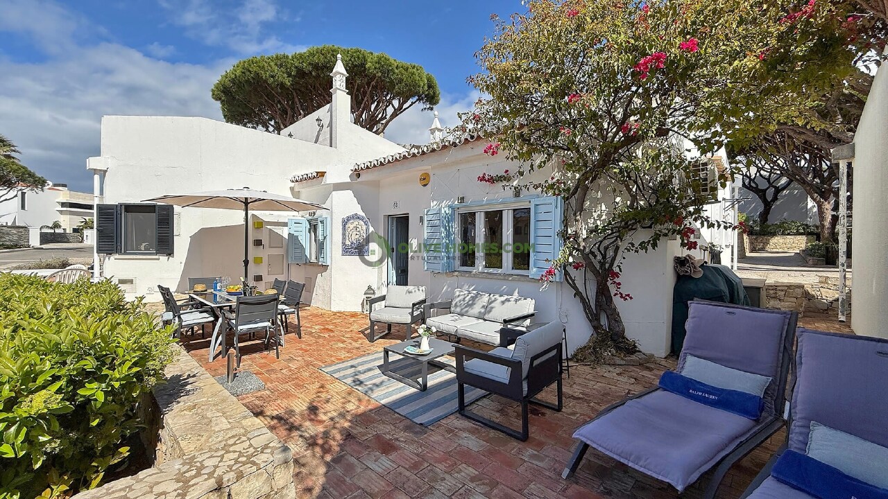 2 bed Villa in Almancil, Loulé, Central Algarve