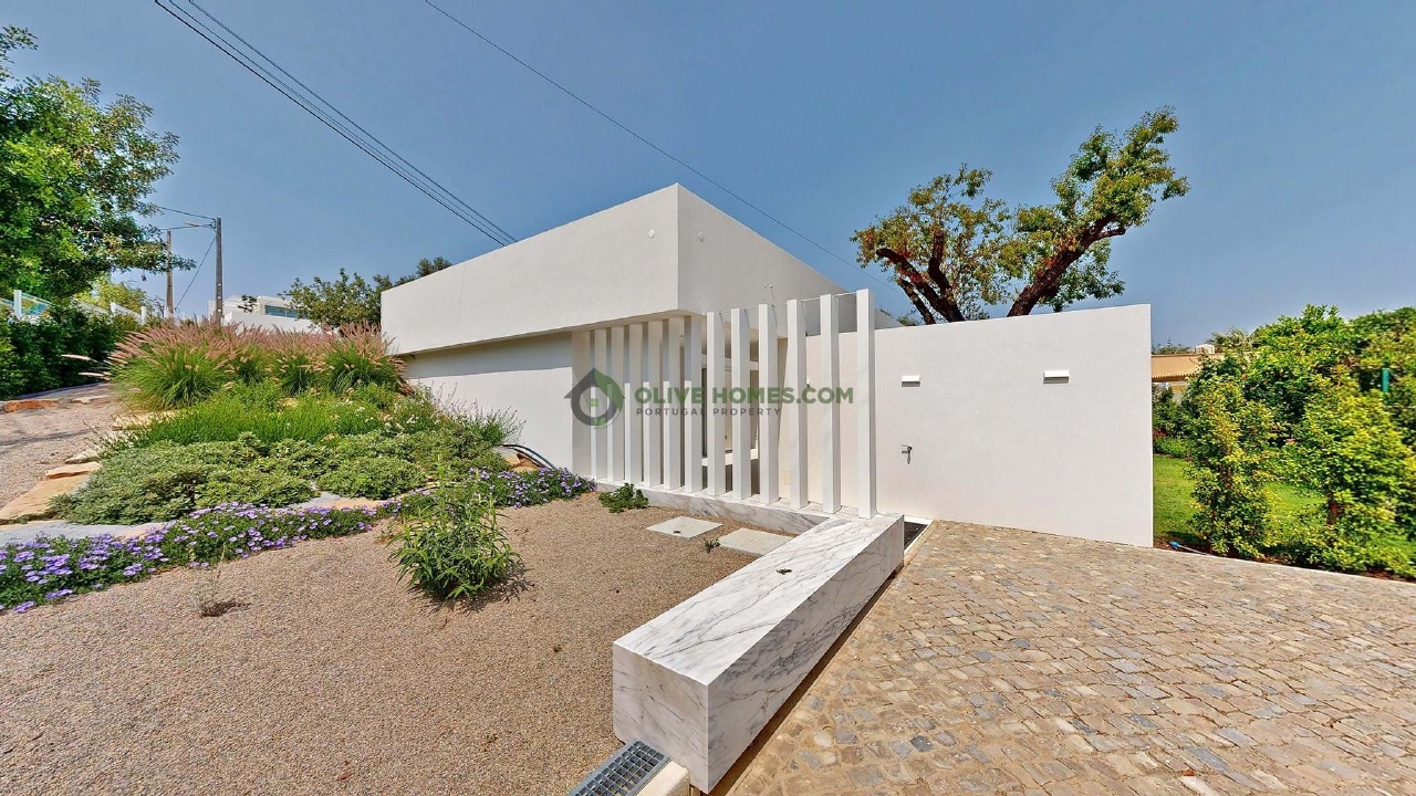 3 bed Villa in Loulé, Central Algarve
