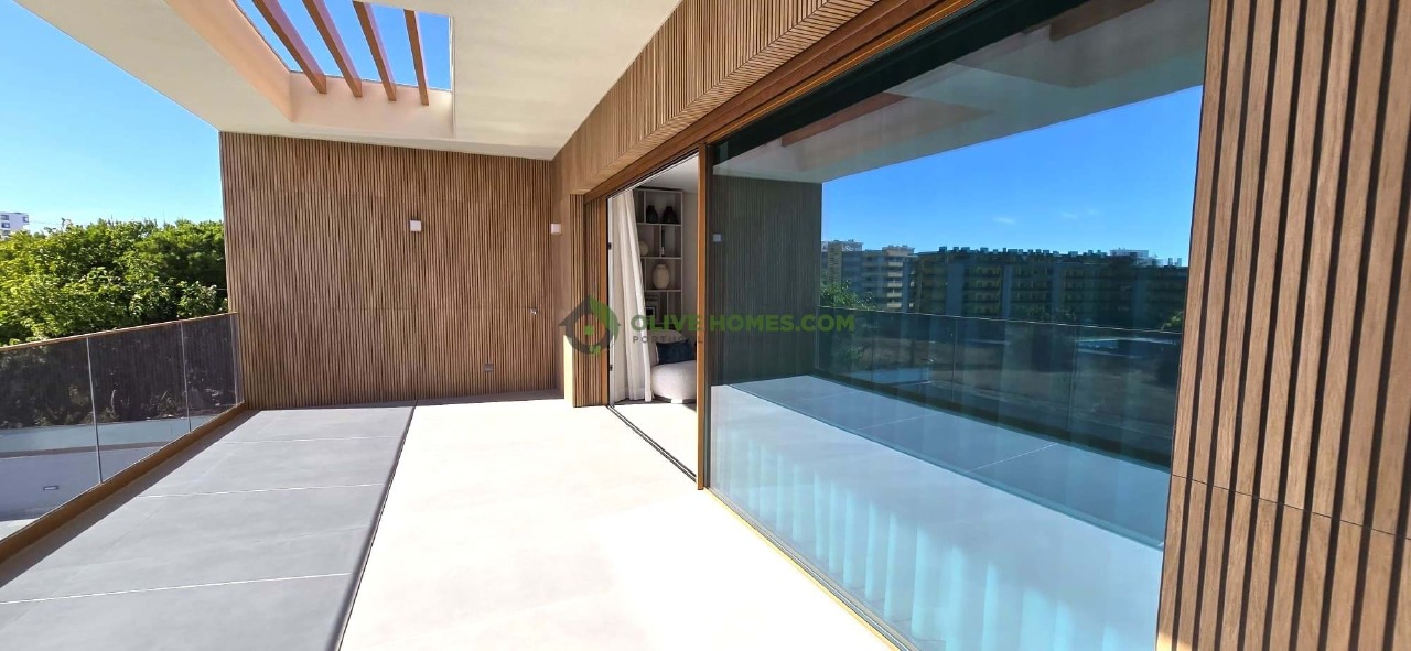 2 bed Apartment in Quarteira, Loulé, Central Algarve