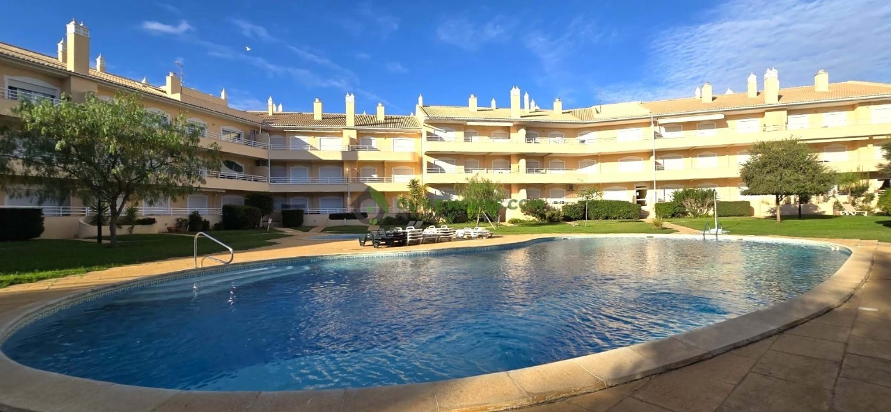 2 bed Apartment in Quarteira, Loulé, Central Algarve