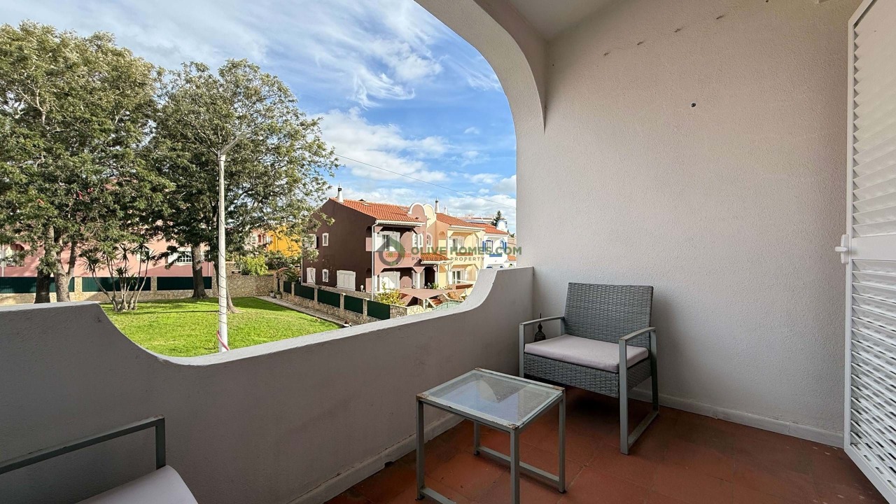 3 bed Villa in Quarteira, Loulé, Central Algarve