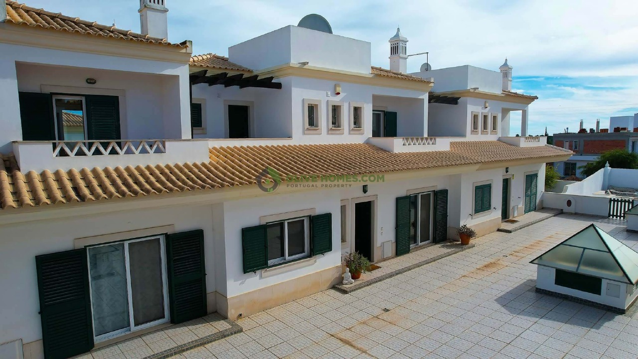 3 bed Villa in Almancil, Loulé, Central Algarve