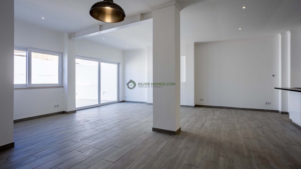 3 bed Apartment in Loulé, Central Algarve