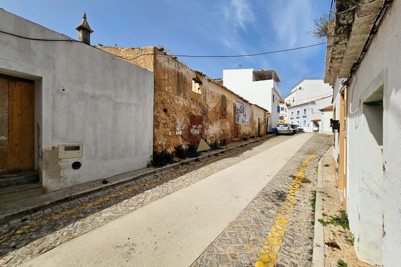 Plot / Land in Lagoa, Western Algarve