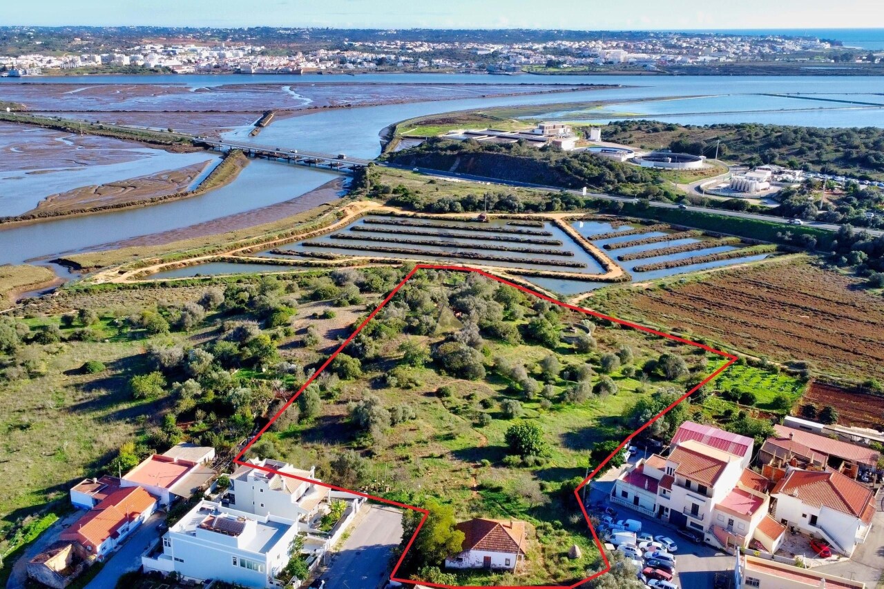 Plot / Land in Portimão, Western Algarve
