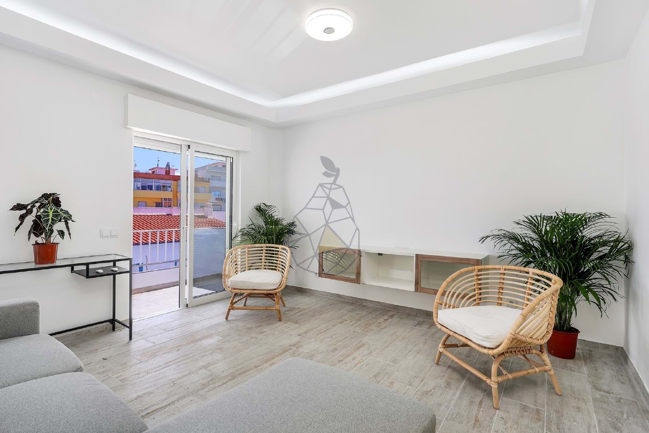 2 bed Apartment in Quarteira, Loulé, Central Algarve