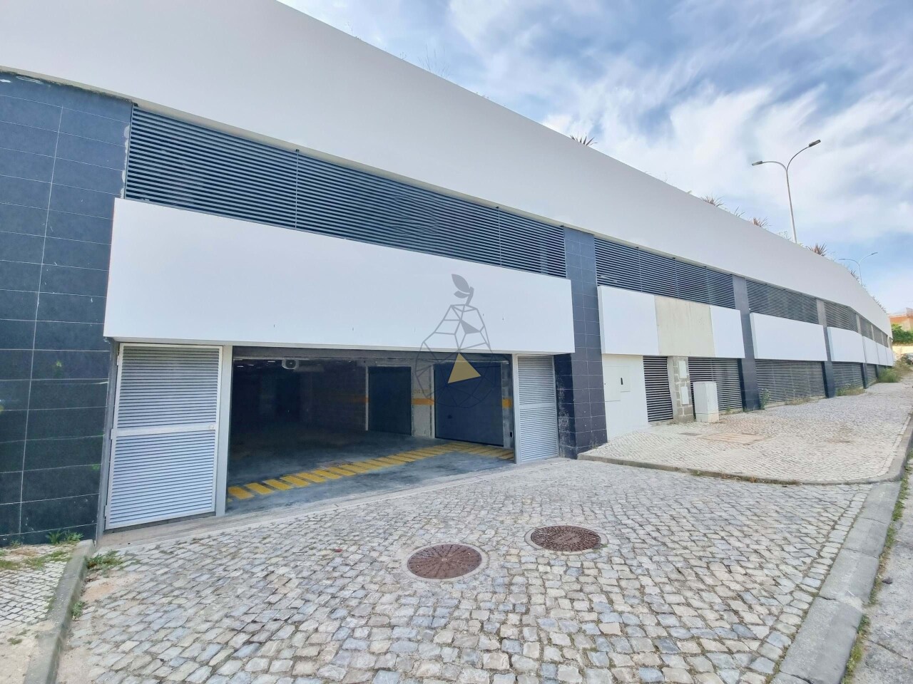 Garage / Parking in Portimão, Western Algarve