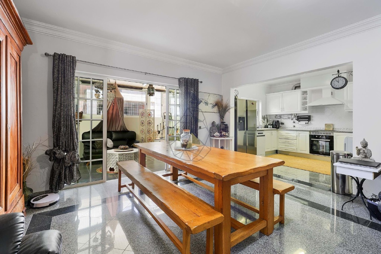 3 bed Villa in Alvor, Portimão, Western Algarve