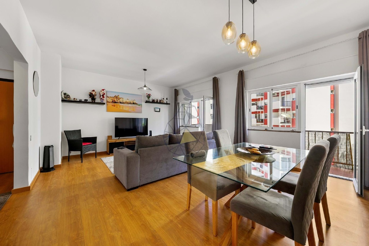 4 bed Apartment in Portimão, Western Algarve