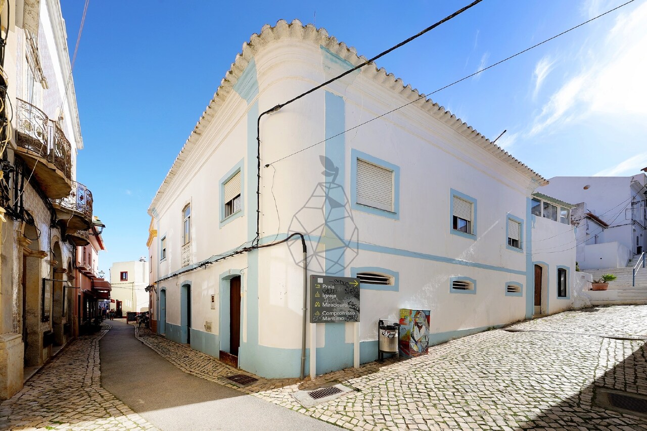 5 bed Building in Ferragudo, Lagoa, Western Algarve