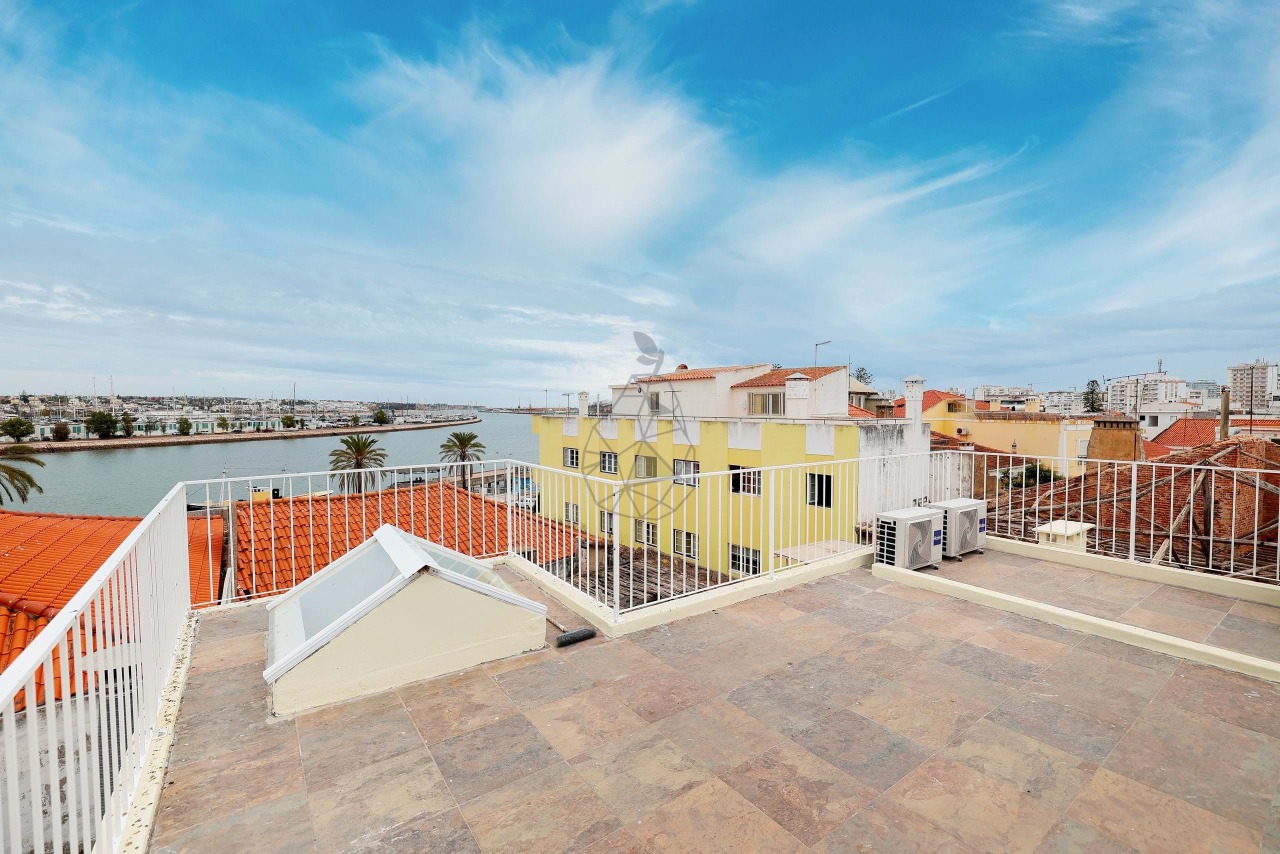 4 bed Building in Portimão, Western Algarve