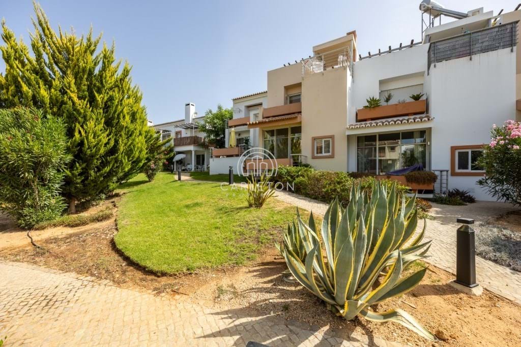 2 bed Villa in Lagoa, Western Algarve
