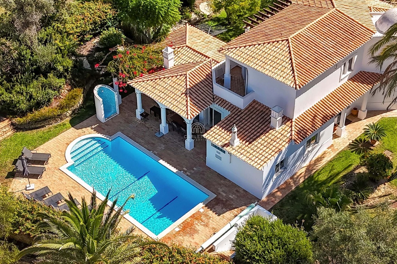 3 bed Villa in Estômbar, Lagoa, Western Algarve