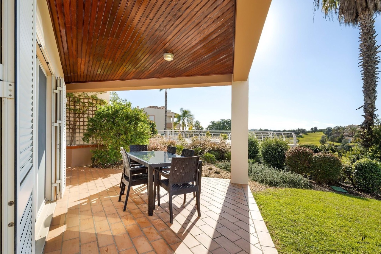 3 bed Apartment in Estômbar, Lagoa, Western Algarve