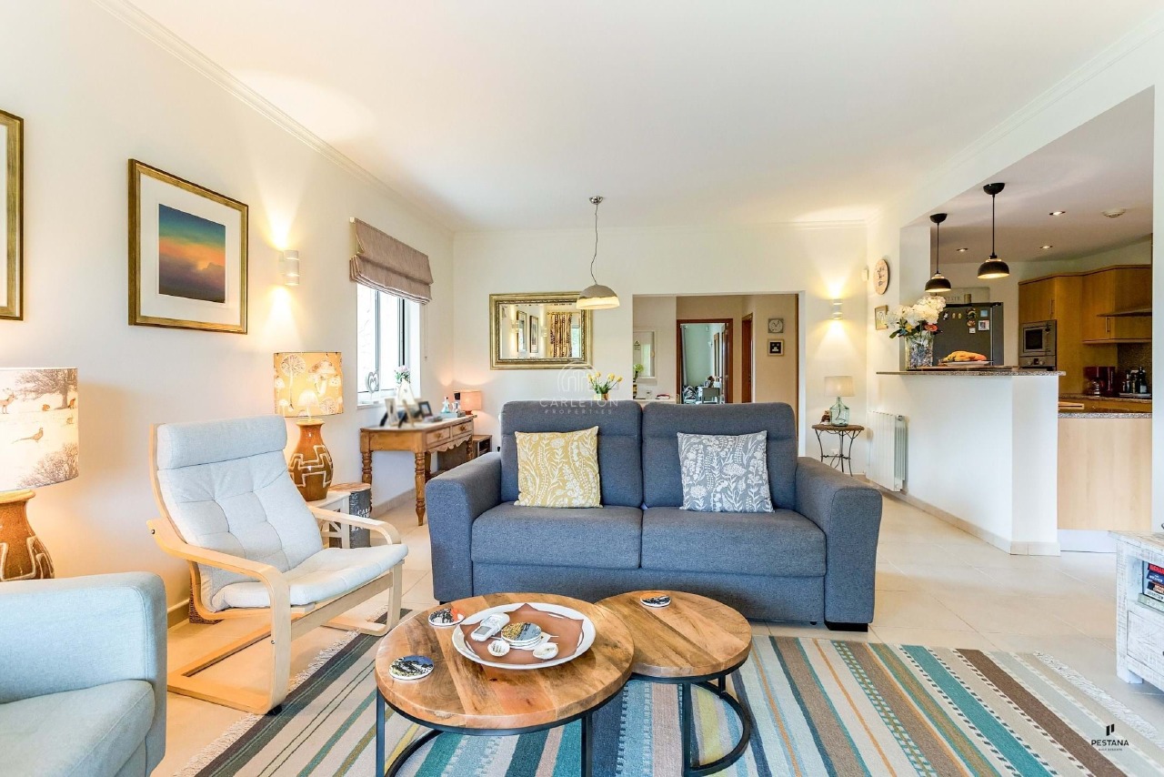 2 bed Apartment in Estômbar, Lagoa, Western Algarve