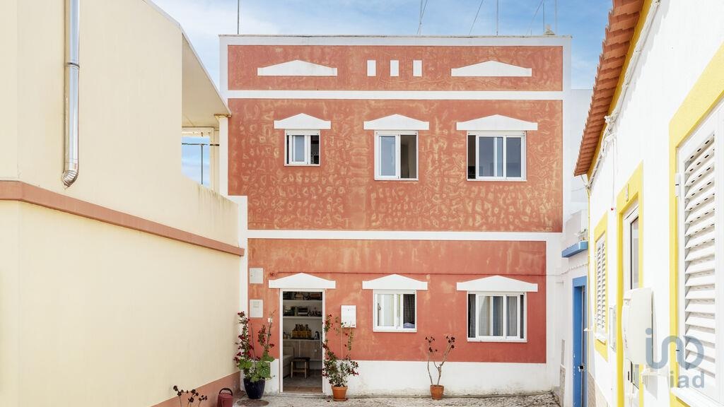 2 bed Villa in Portimão, Western Algarve