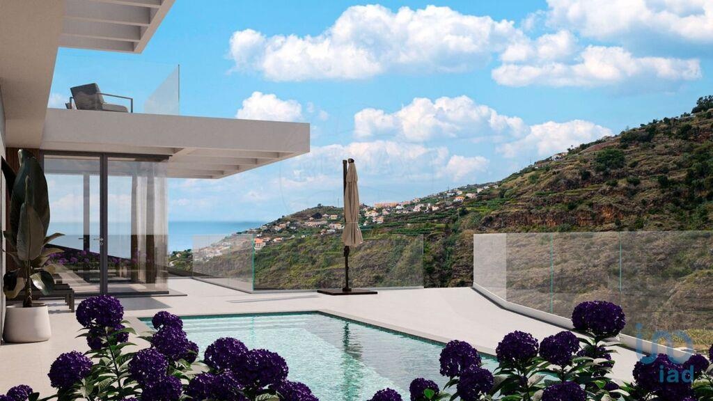 4 bed Villa in Ribeira Brava, Madeira