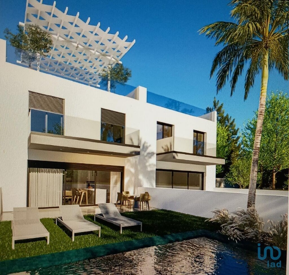 4 bed Villa in Faro, Central Algarve