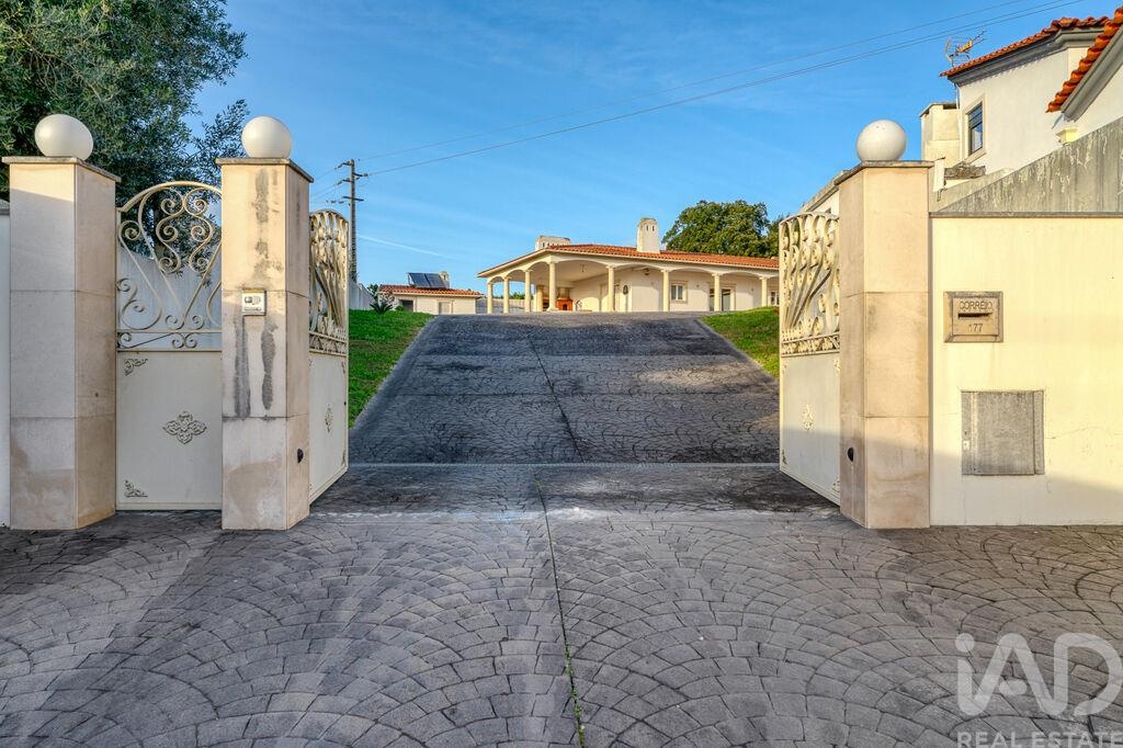 5 bed Villa in Leiria