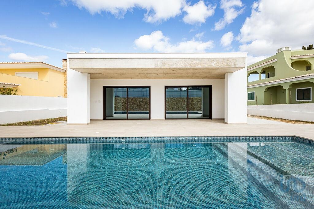 3 bed Villa in Portimão, Western Algarve