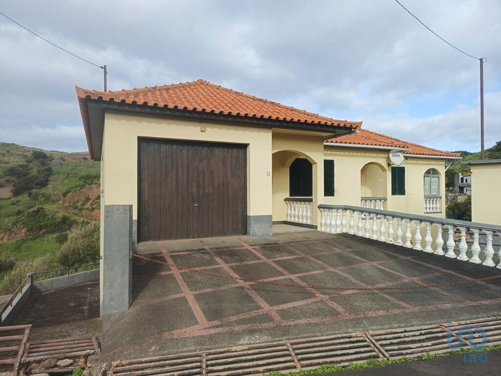 4 bed Villa in Machico, Madeira