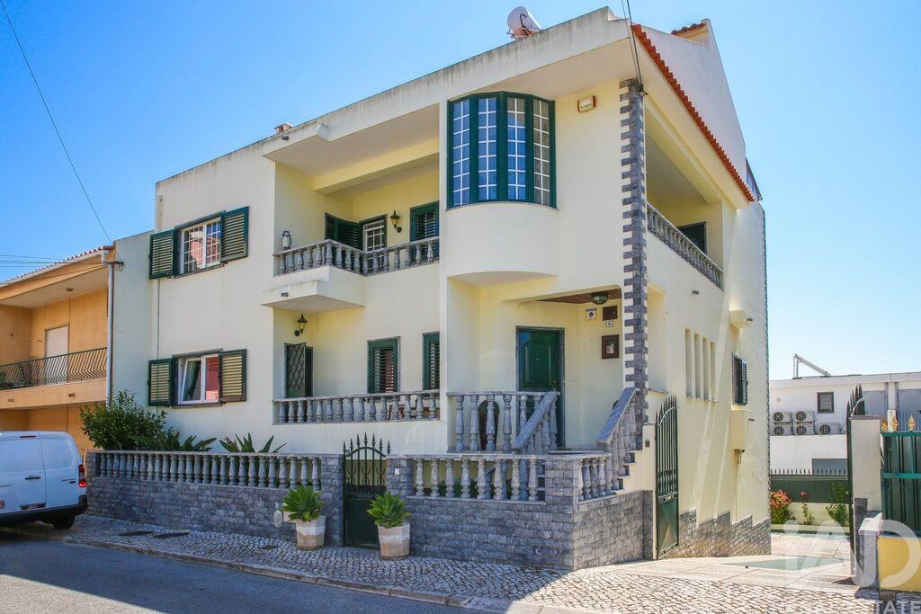5 bed Villa in Loures, Lisboa