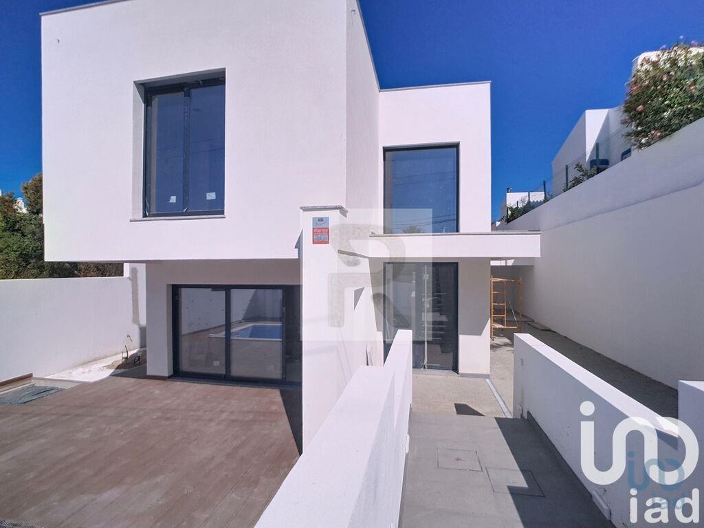 4 bed Villa in Portimão, Western Algarve