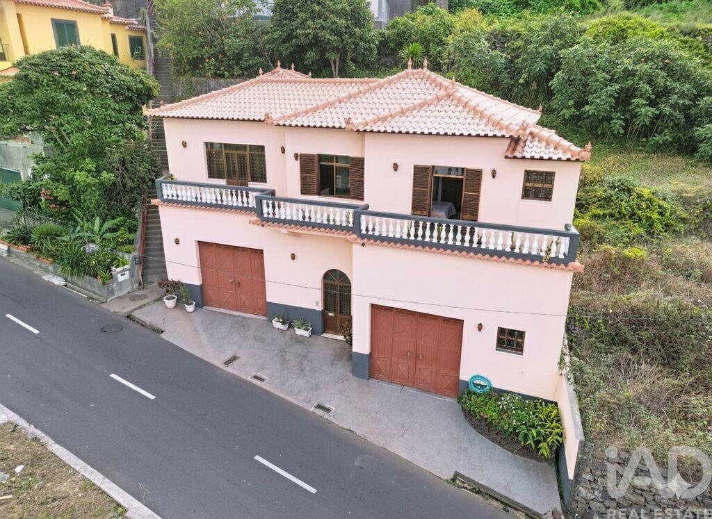 3 bed Villa in Ribeira Brava, Madeira