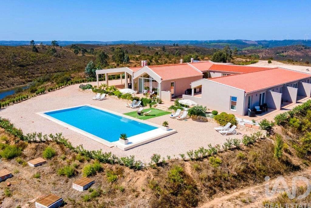 5 bed Villa in Lagos, Western Algarve