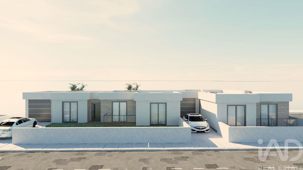 3 bed Villa in Marinha Grande, Leiria