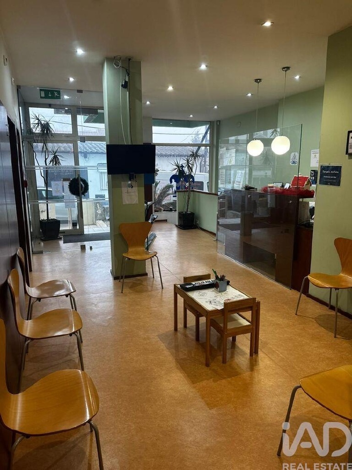 Commercieel / Zakelijk in Vila Nova de Gaia, Porto