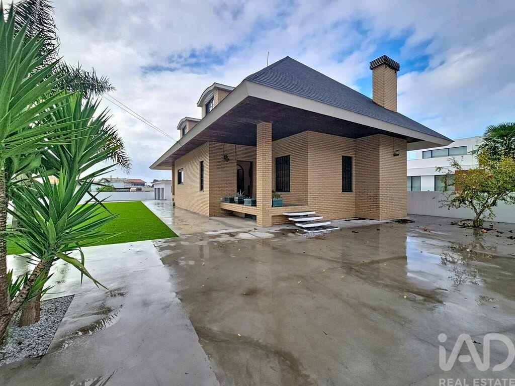 3 bed Villa in Vila Nova de Gaia, Porto