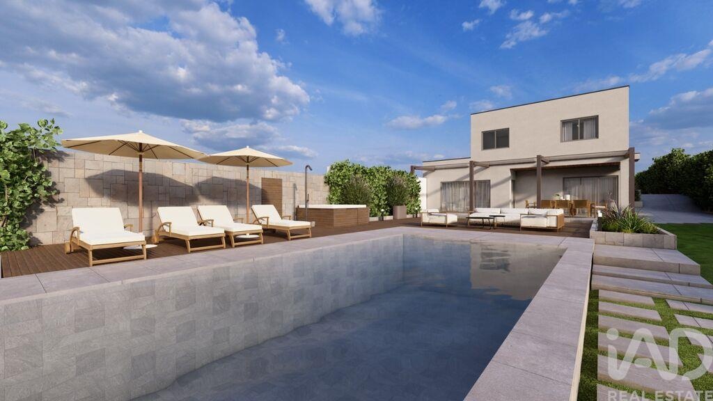 4 bed Villa in Vila Nova de Gaia, Porto