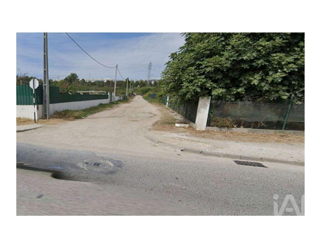 Plot / Land in Almada, Setúbal