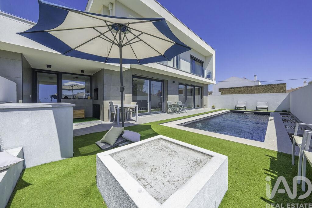 4 bed Villa in Seixal, Setúbal
