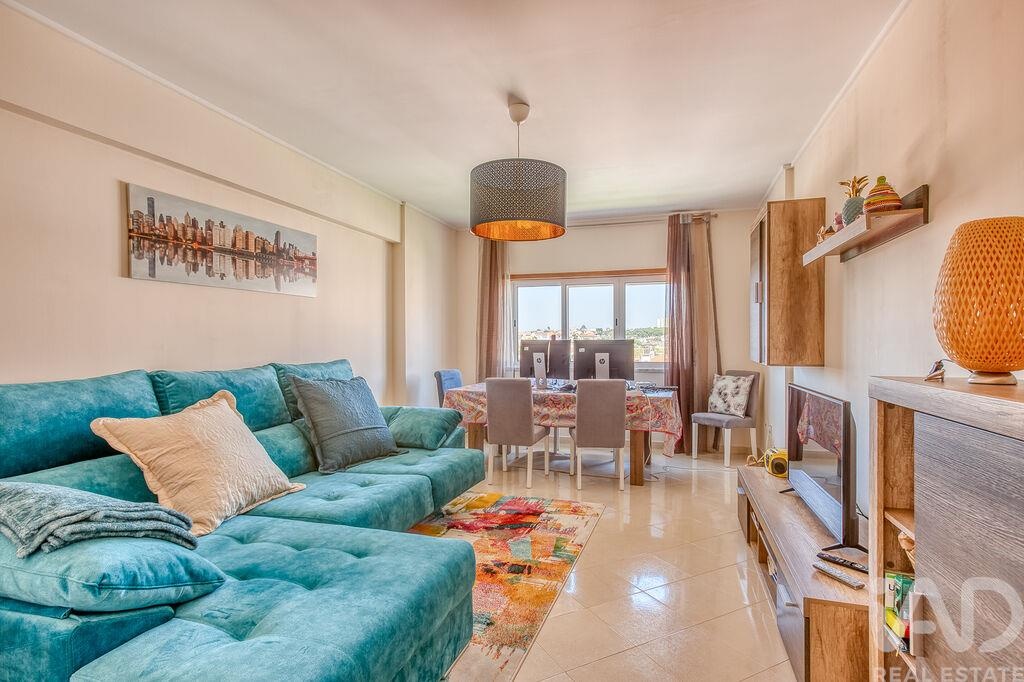 3 bed Apartment in Seixal, Setúbal