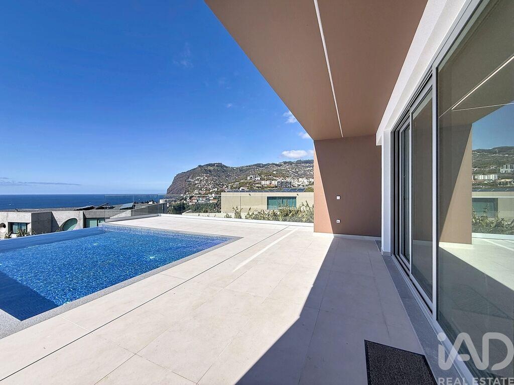 3 bed Villa in Funchal, Madeira