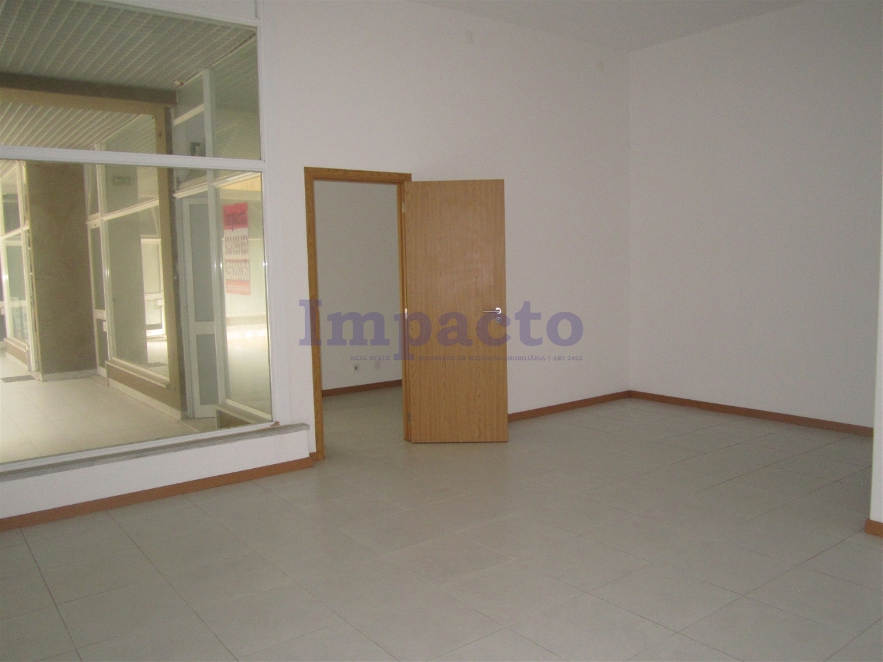 Commercial / Business in São João da Madeira, Aveiro