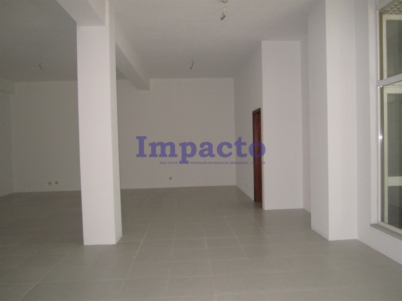 Commercial / Business in São João da Madeira, Aveiro