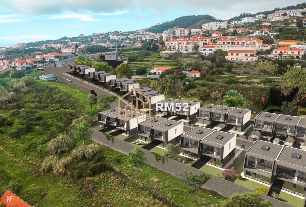 Garage / Parkeerplaats in Caniço, Santa Cruz, Madeira