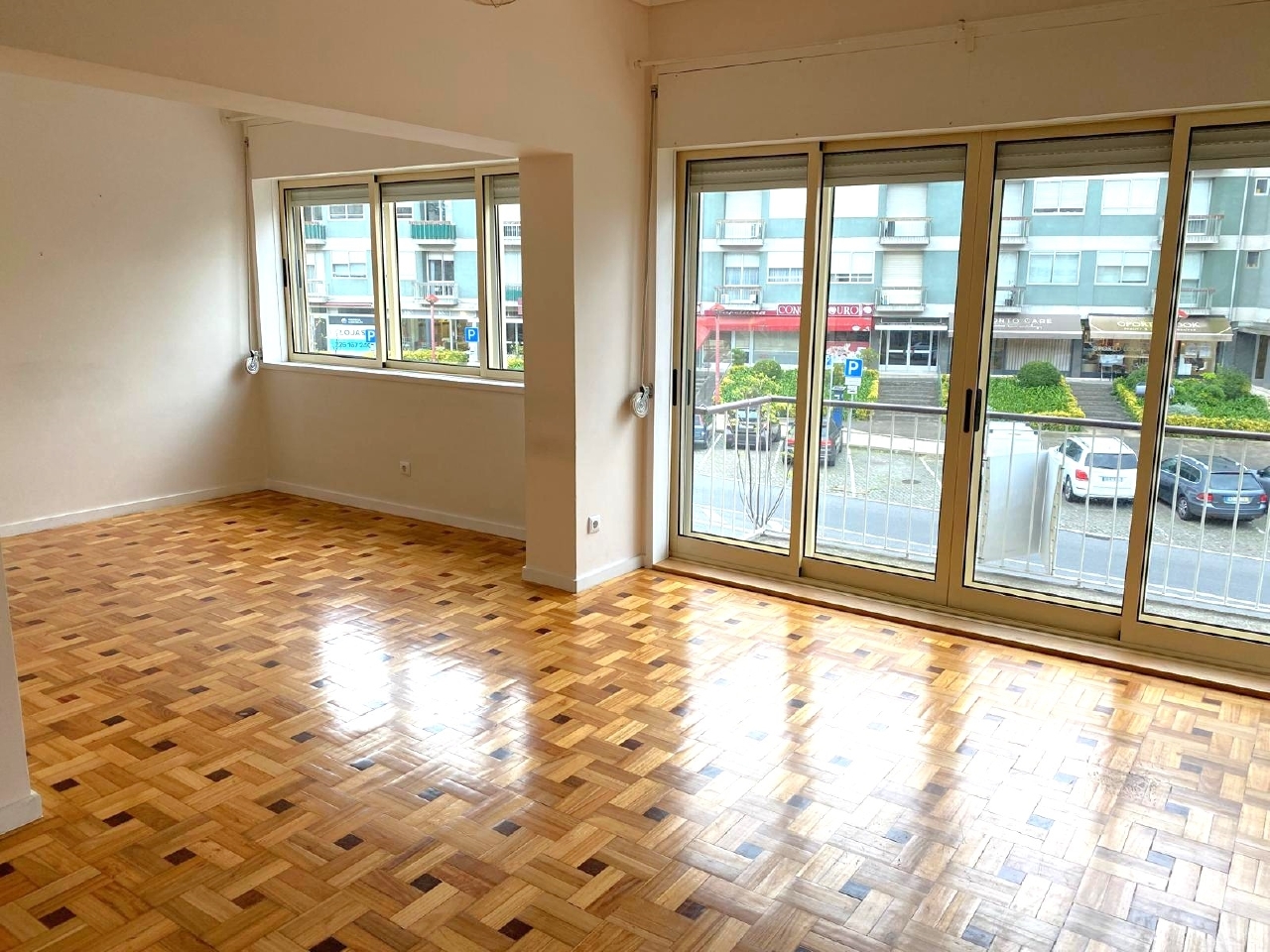 4 bed Apartment in Porto