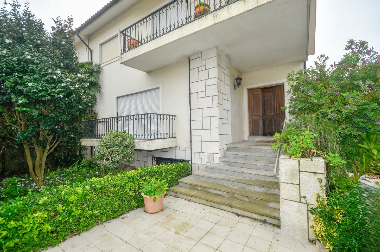 7 bed Villa in Porto