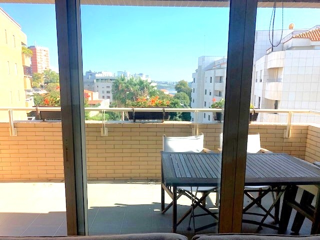 3 bed Apartment in Porto