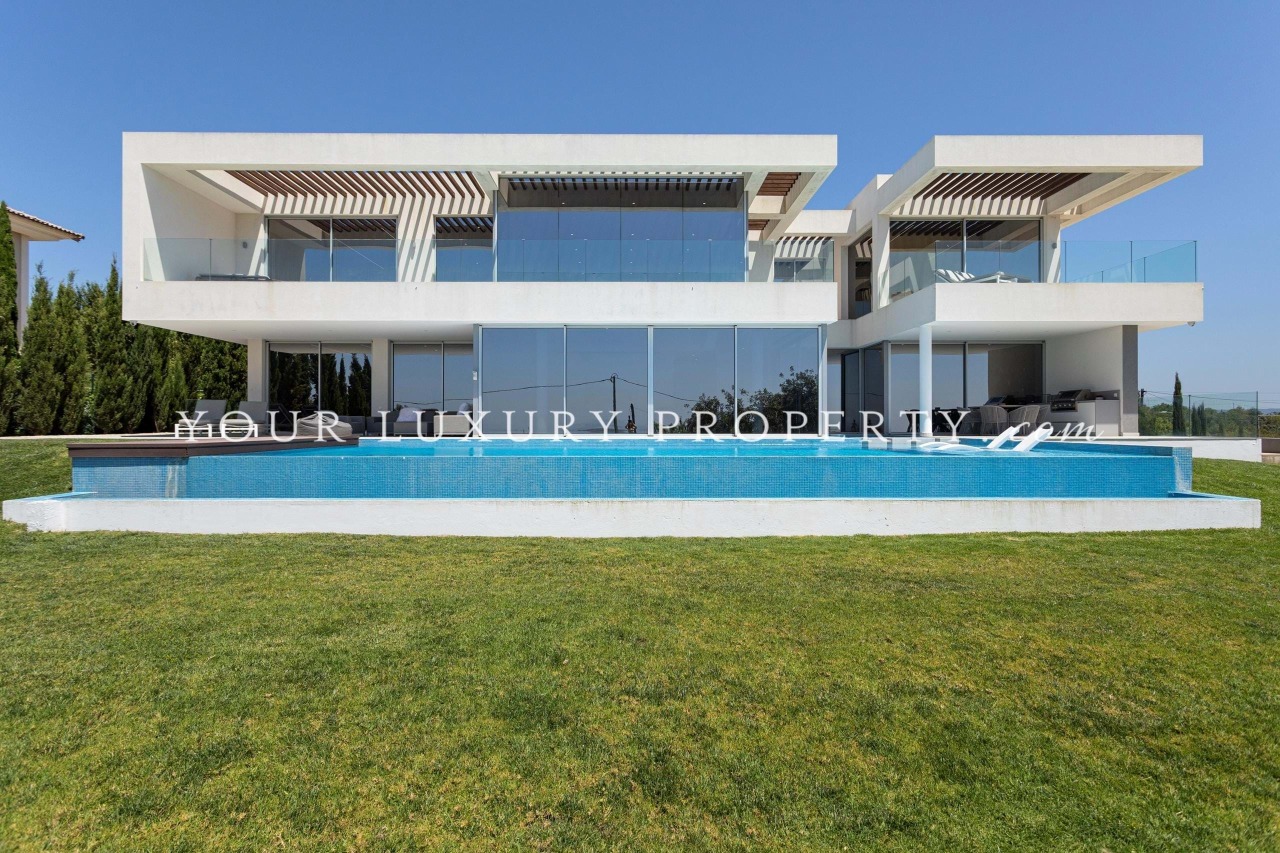 4 bed Villa in Loulé, Central Algarve