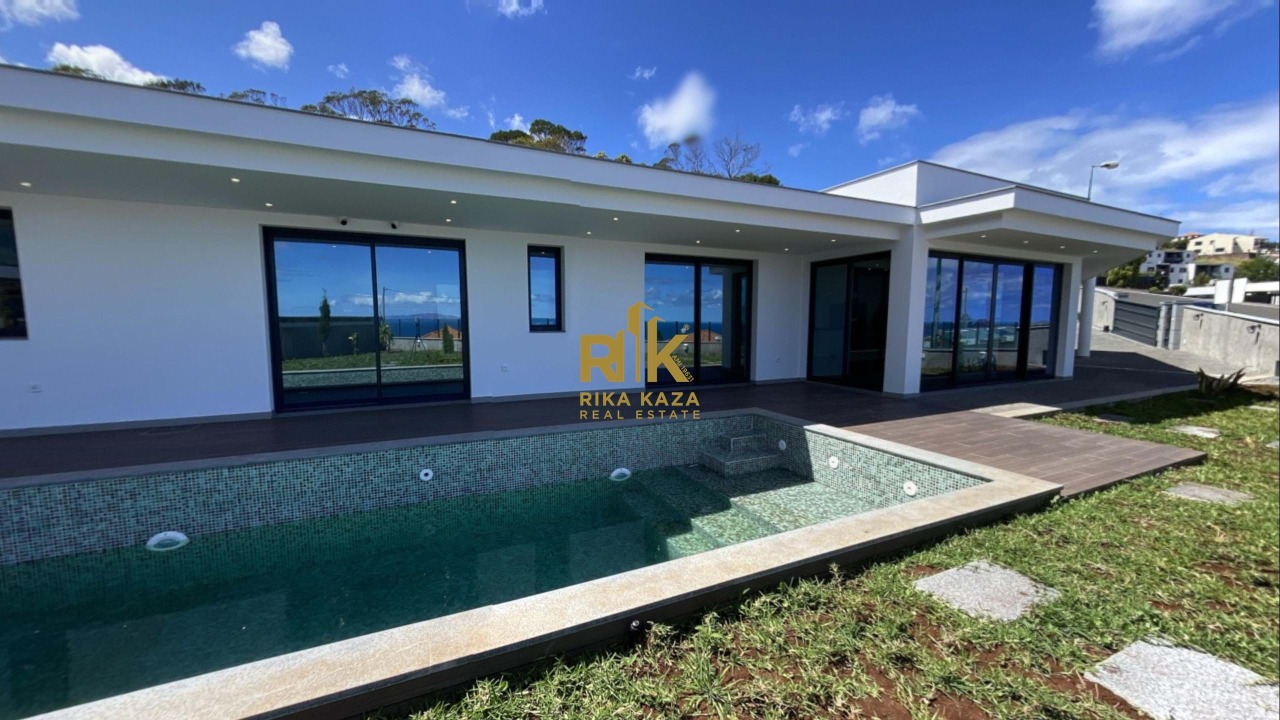 3 bed Villa in Água de Pena, Machico, Madeira