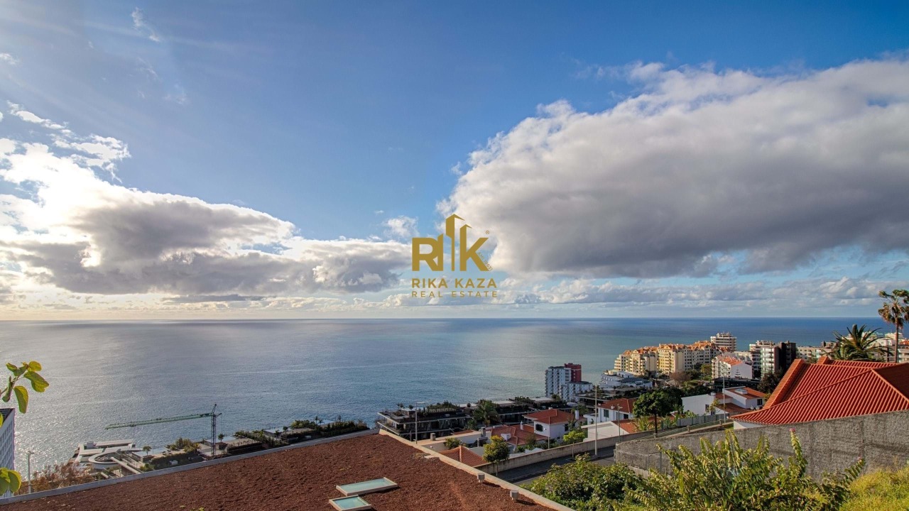 3 bed Villa in São Martinho, Funchal, Madeira
