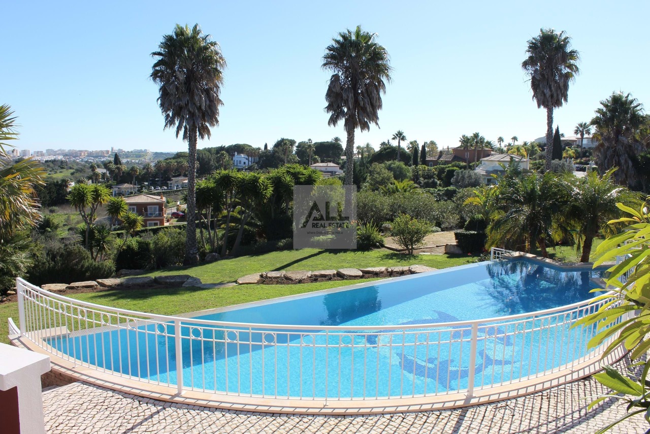 3 bed Villa in Bensafrim, Lagos, Western Algarve
