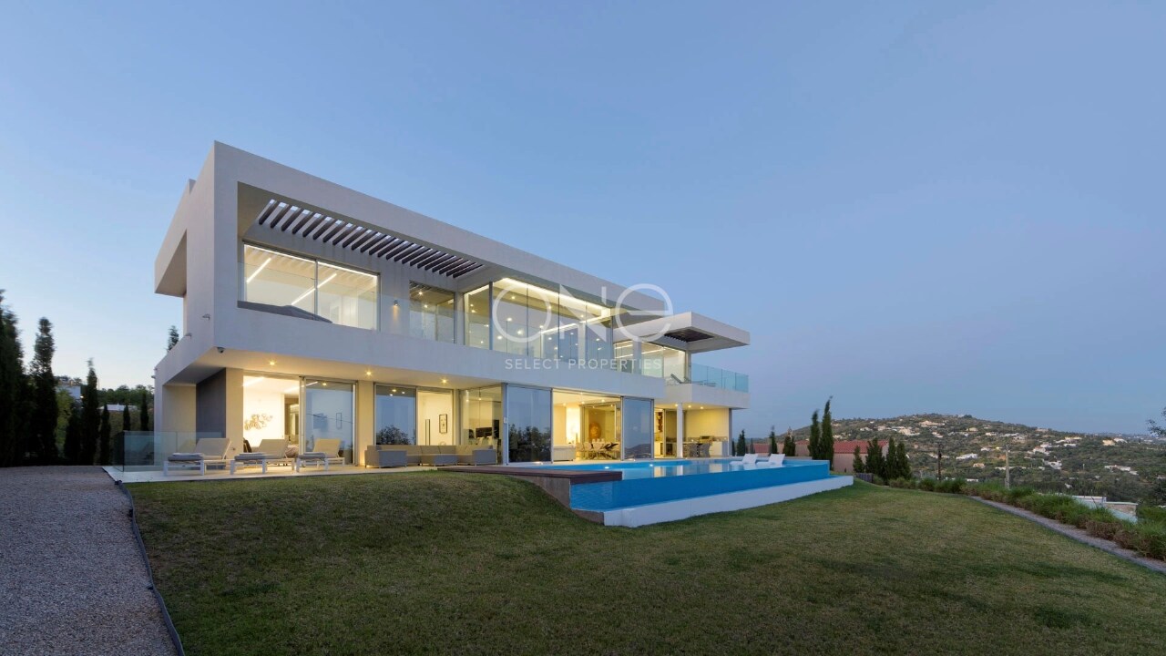 4 bed Villa in Loulé, Central Algarve