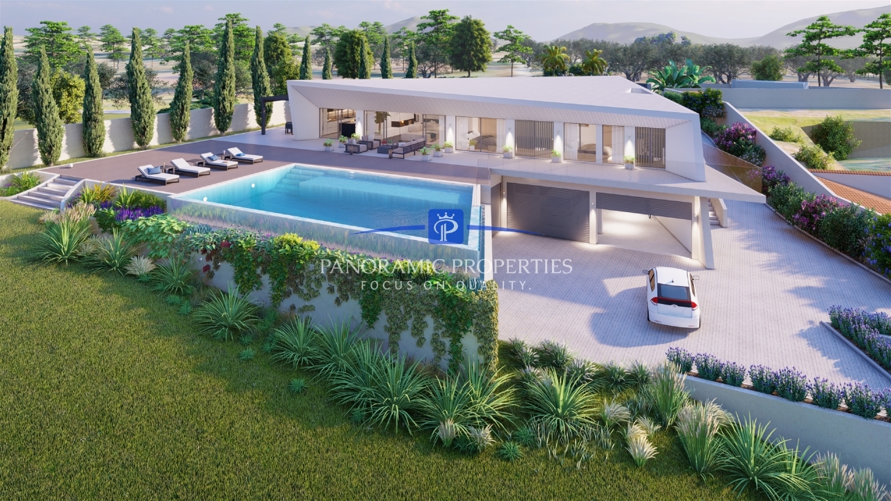 4 bed Villa in Silves, Western Algarve